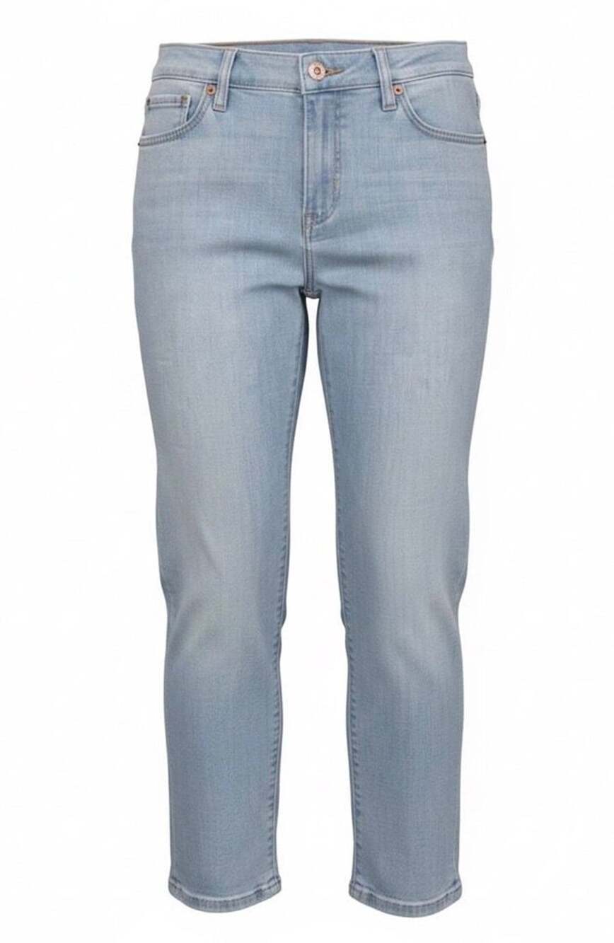 Levi’s Women’s Boyfriend Jeans Size 28 Light Wash Blue Denim Relaxed Fit